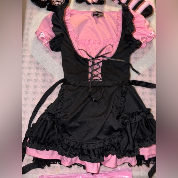 Dolls Kill costume Trickz N’ Treatz - Picture 3 of 10